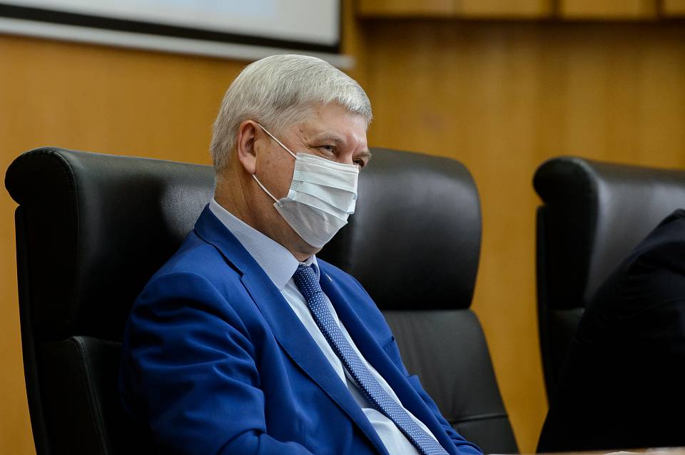 Воронежский губернатор еще немного ослабил режим коронавирусных ограничений