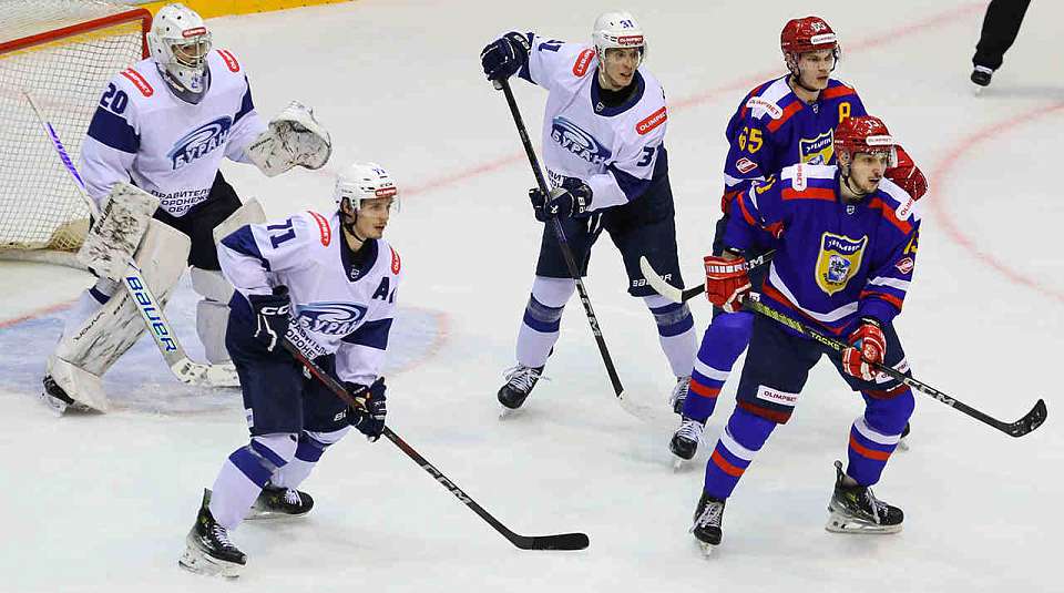 Хоккеисты воронежского «Бурана» заработали одно очко в Воскресенске