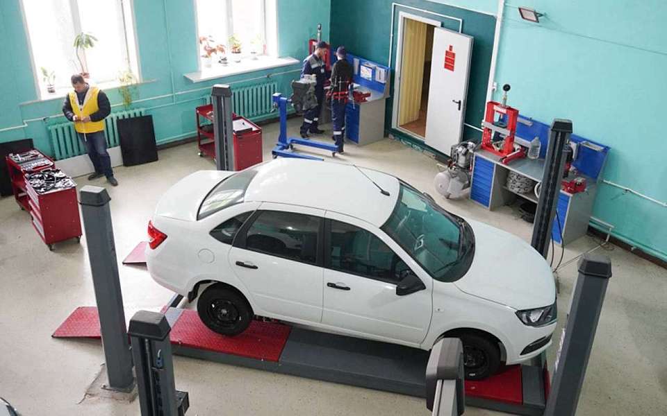 О подорожании заграничных автомобилей предупредили воронежцев