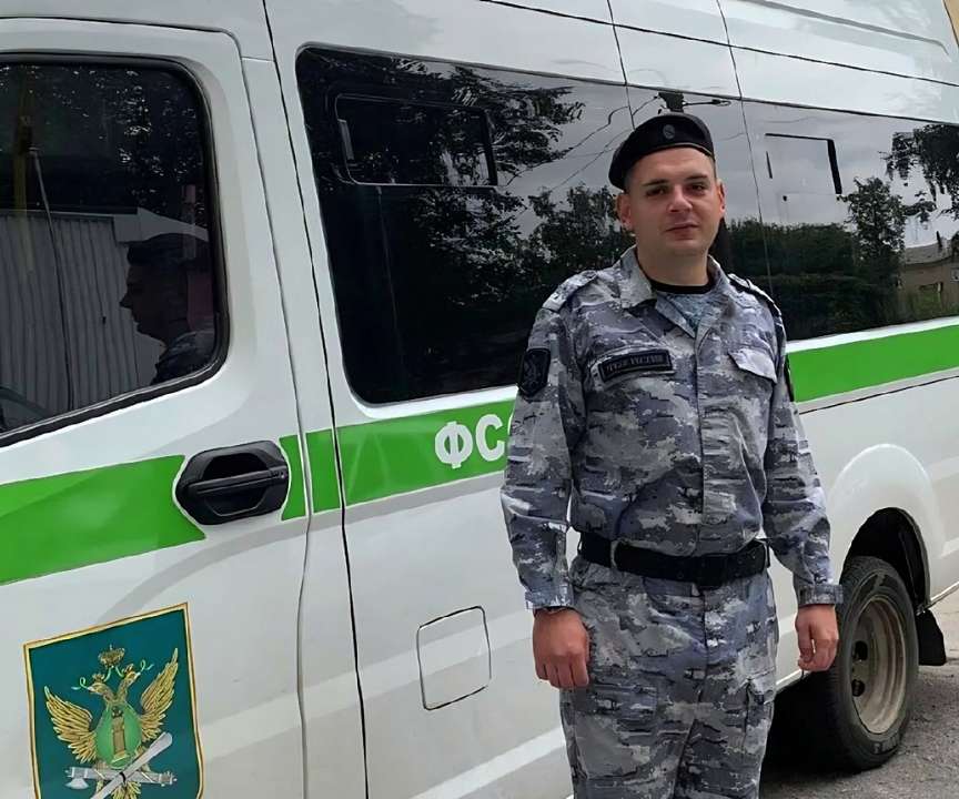 Судебный пристав из Воронежа помог потушить горящую «Ниву» после атаки БПЛА