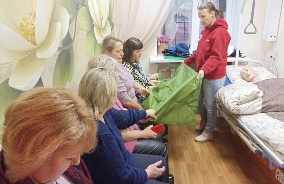 В Ленинском районе обучают правилам ухода за маломобильными гражданами