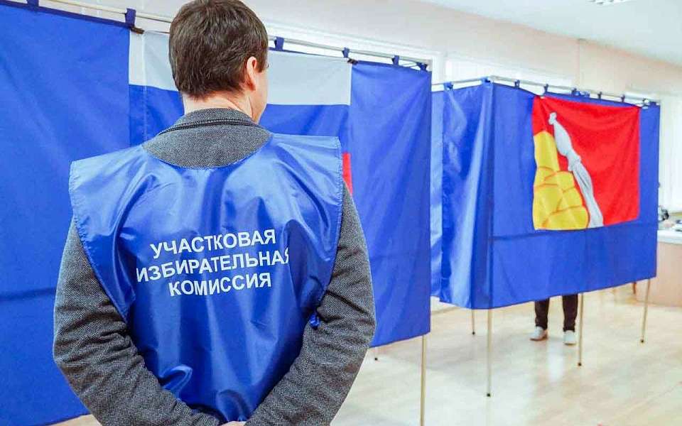 Зеленку вылили в ящики для голосования в Воронежской области