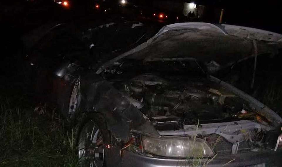 После опрокидывания Toyota Mark II на трассе под Воронежем в больницу попали 3 человека