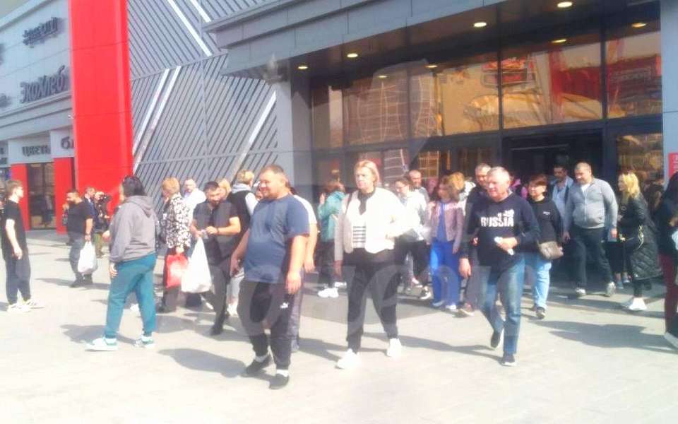 Воронежцы сообщили о выбегающих людях с рынка на Московском проспекте   