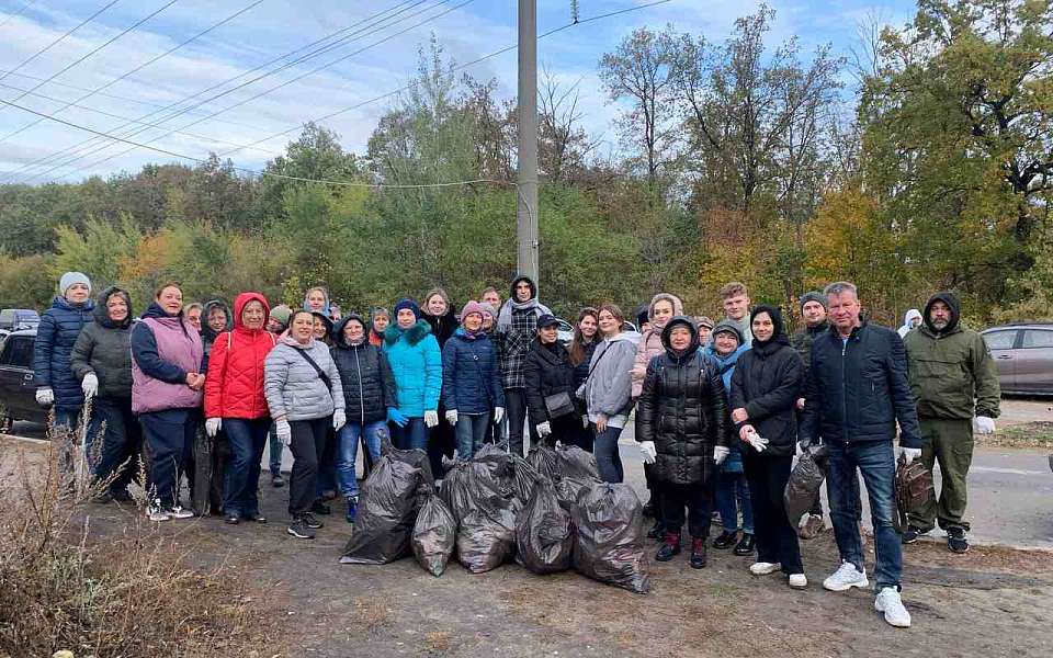 Жители Центрального района приняли участие в общегородском субботнике