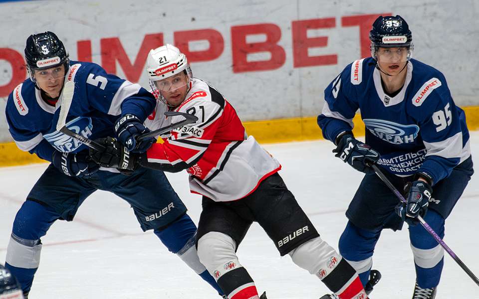 На воронежском льду «Буран» проиграл «Металлургу» из Новокузнецка