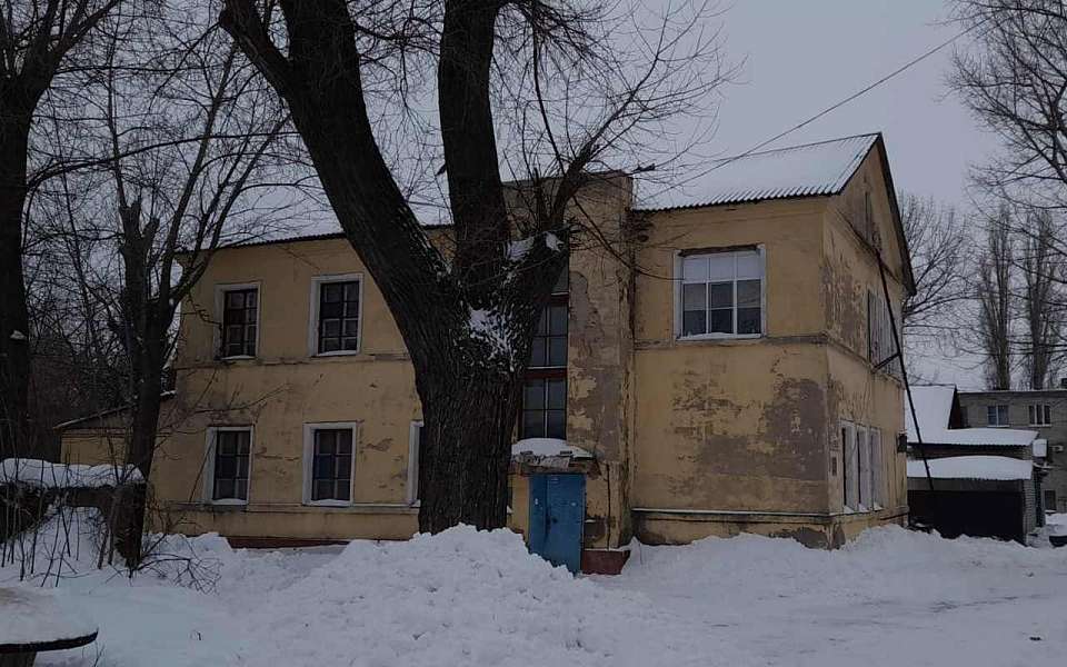 Под тяжестью снега в Воронеже провалилась крыша в многоквартирном доме