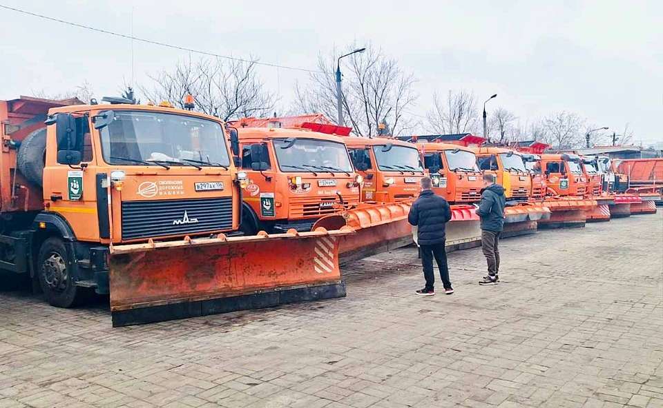 Готовность коммунальной техники к зиме проверили в Центральном районе