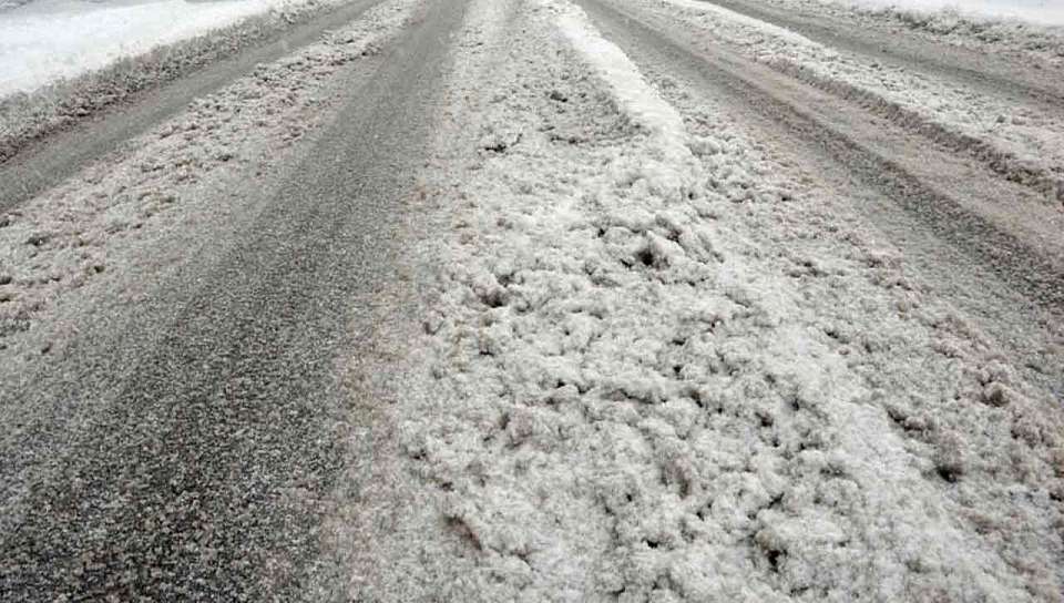 Про гололедицу на трассе и снег предупредили воронежских водителей