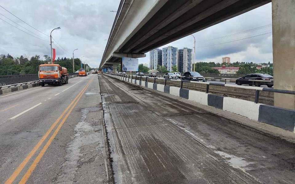 В Воронеже приступили к ремонту покрытия на второй части Северного моста