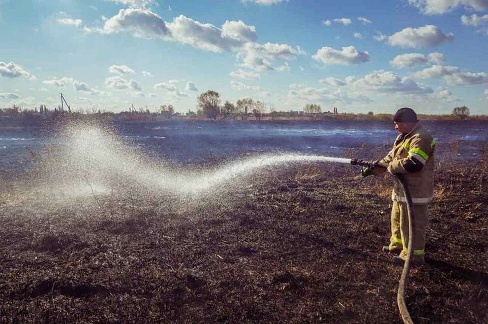 Пожар потушен, и детонация боеприпасов в районе Воронежской области прекратилась