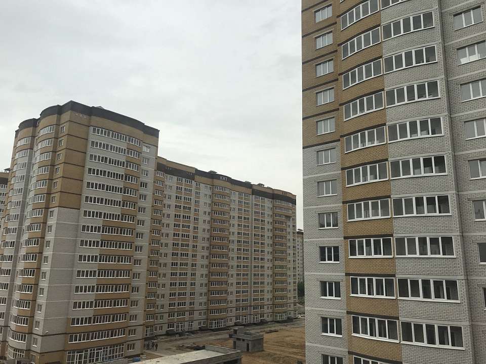 Мужчина упал из окна в Воронеже и разбился насмерть