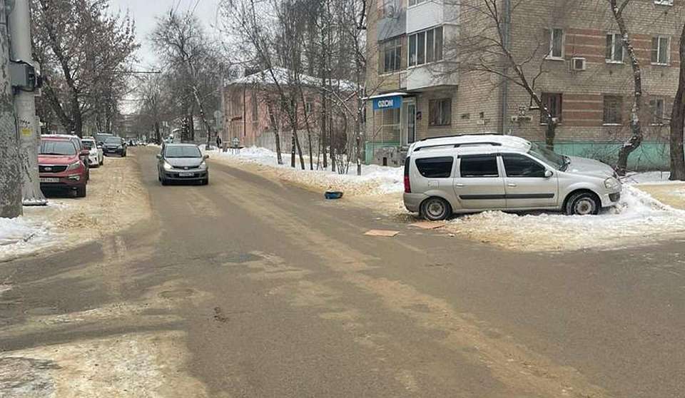 «Лада» сбила 19-летнюю девушку на пешеходном переходе в центре Воронежа