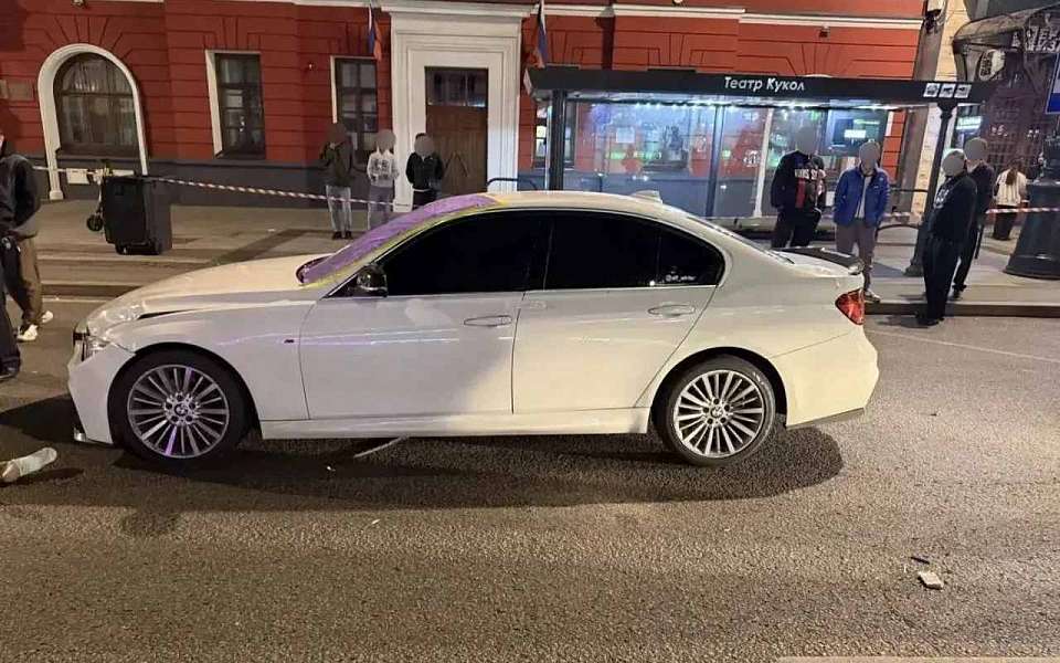 Неизвестный мужчина погиб под колесами BMW 320 на проспекте Революции в Воронеже