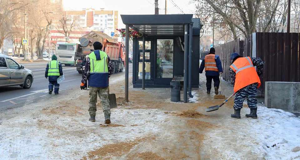 Воронеж убирают от снега по обращениям горожан