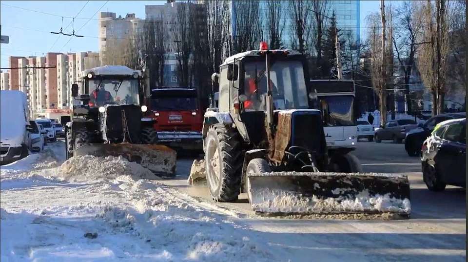 Ещё более 1,5 тыс. кубометров снега вывезли днем с улиц Воронежа