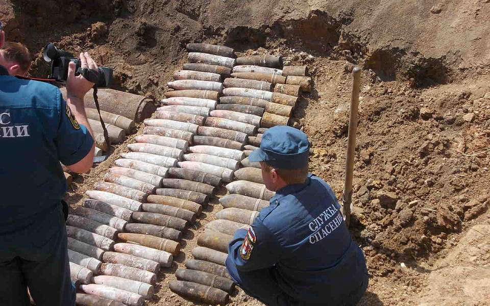 Более 200 боеприпасов взорвали за день под Воронежем