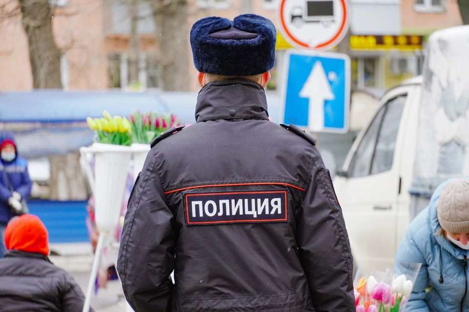 За прием на работу бывшего полицейского наказали главу охранной компании под Воронежем
