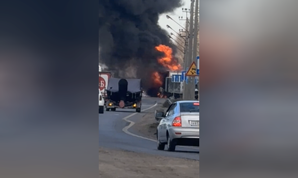  На трассе под Воронежем сгорела фура: водитель с ожогами попал в больницу