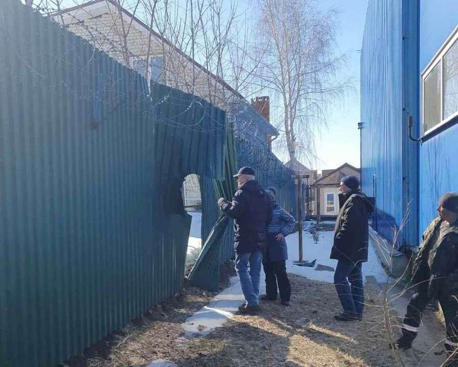 Поврежденный обломками беспилотника воронежский Юго-Западный рынок возобновил работу