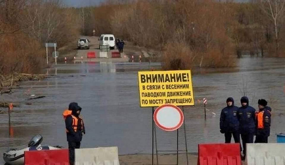 Движение на шиловском мосту в Воронеже вновь закрыли из-за нарастающей воды в Дону