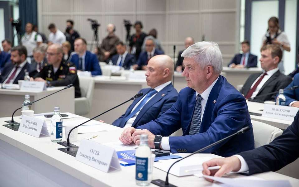 Опыт Воронежской области в адаптации участников СВО представил на уровне ЦФО губернатор