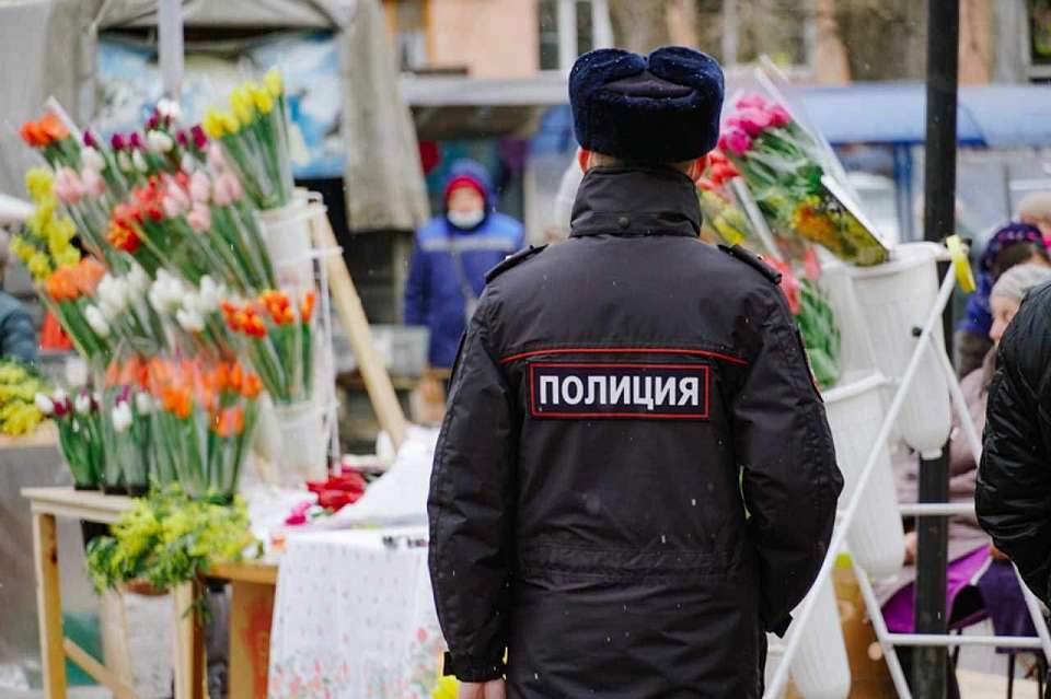За незаконную торговлю цветами в Воронеже к 8 Марта составлено более сотни протоколов