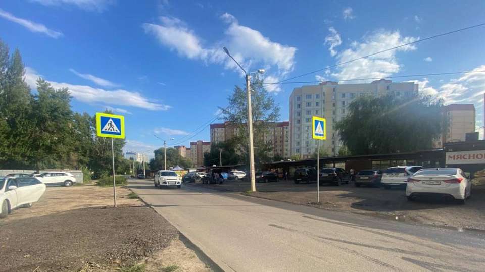 К началу нового учебного года в Железнодорожном районе обустроили пешеходные переходы вблизи социальных объектов