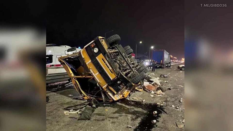 Подробности смертельного ДТП с автобусом и фурой под Воронежем рассказали в ГИБДД