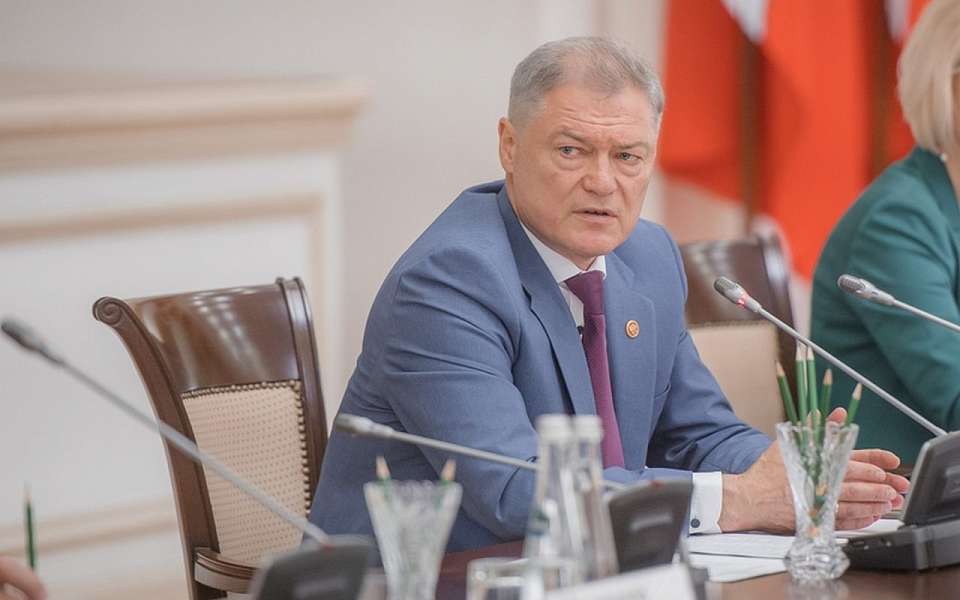 О поддержке развития страхования садов в Воронежской области заявил вице-премьер Виктор Логвинов