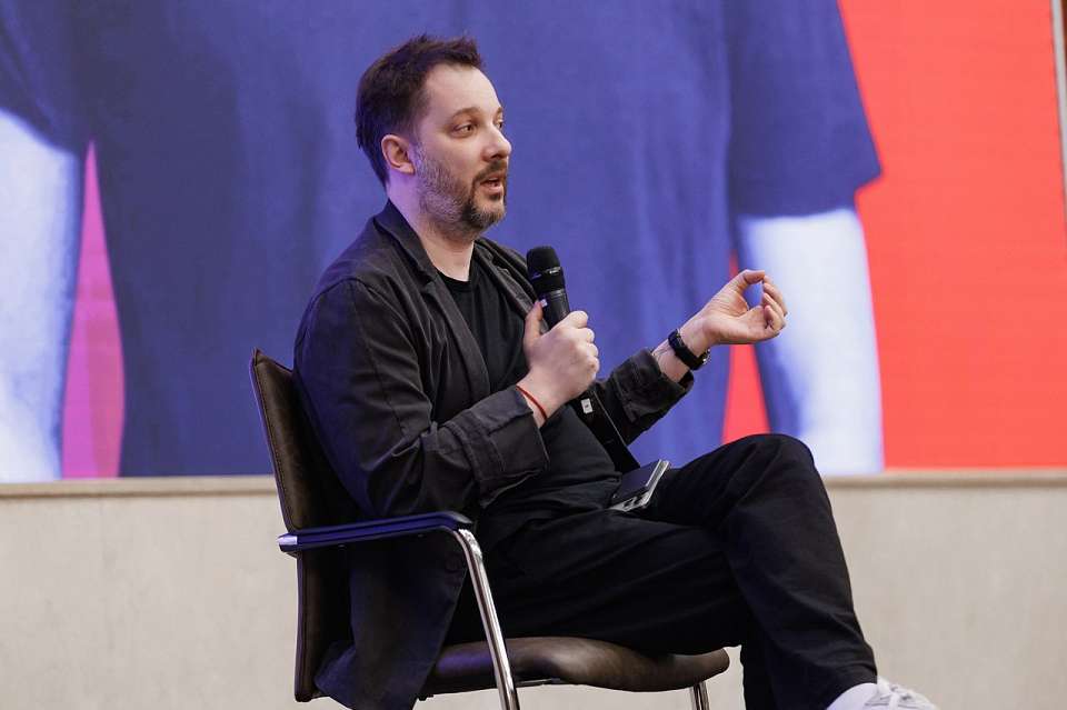 Писатель Александр Цыпкин – о том, как цифровой мир поменял взаимоотношения между людьми