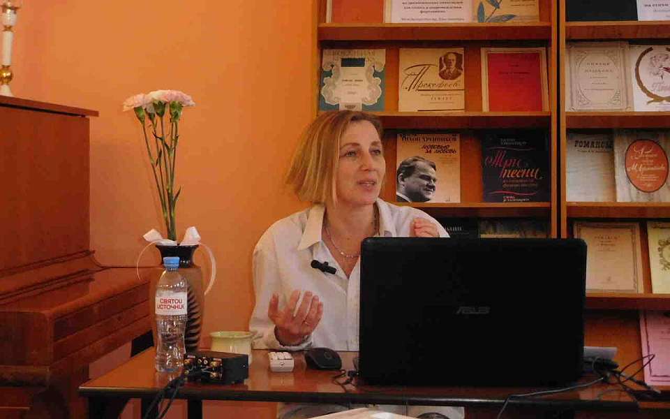 Без декораций и костюмов. Как радиотеатр пришел в каждый дом, рассказали воронежцам