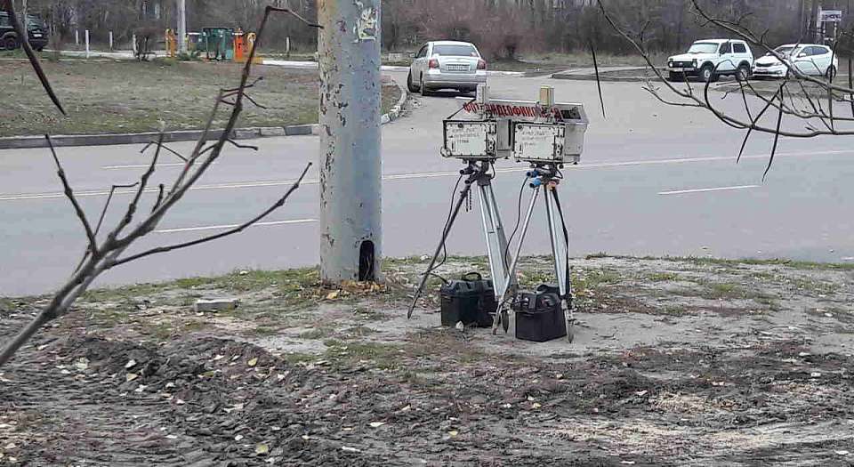 Украсть с трассы треногу с камерой на миллион рублей додумался воронежский автомобилист