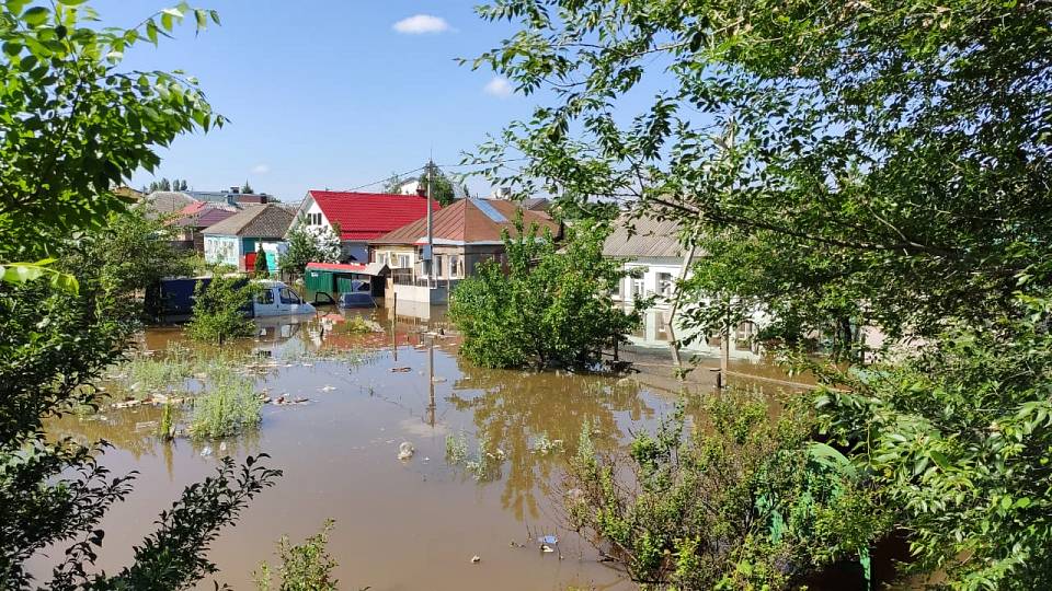 В Воронеже из-за аварии на водоводе в зоне подтопления оказались частные жилые дома