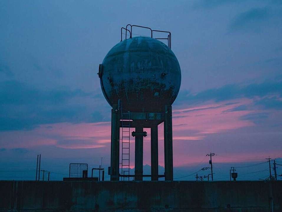 Старая водонапорная башня рухнула под Воронежем