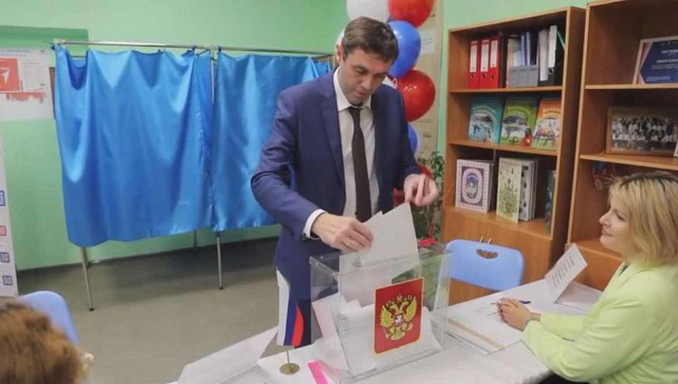 Мэр Воронежа Сергей Петрин проголосовал на выборах