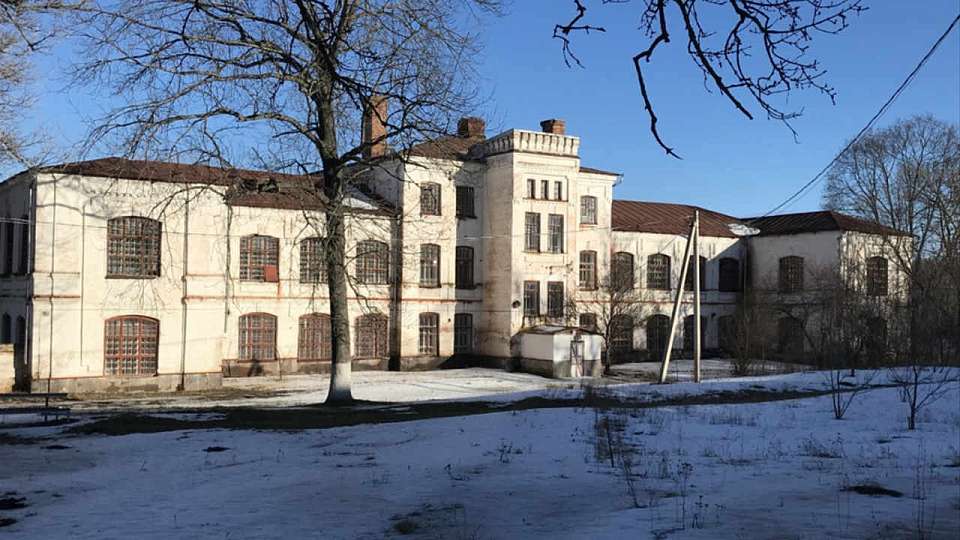 Выставили на продажу воронежскую заброшенную психбольницу в Орловке