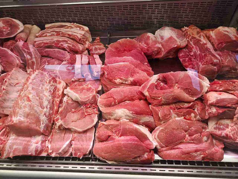 Мясо да колбаса стали в Воронежской области дешевле