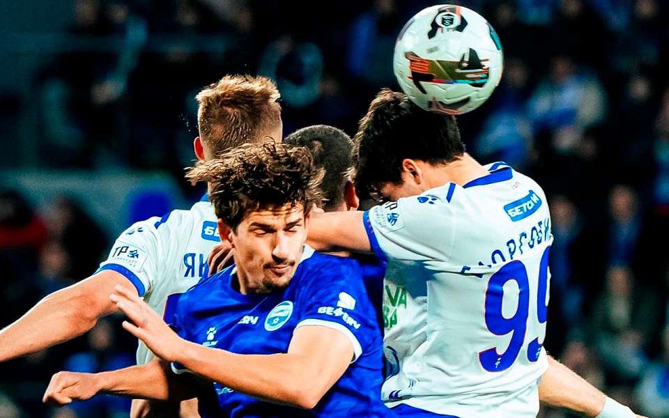 Нулевой ничьей разошлись воронежский «Факел» и новороссийский «Черноморец»