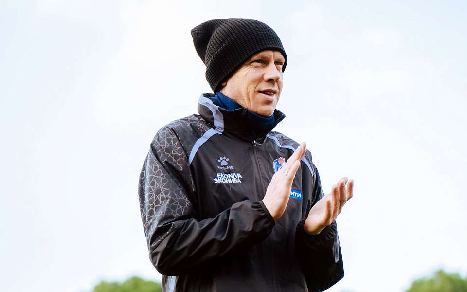 Итоги зимних сборов подвел наставник воронежского «Факела» Олег Василенко