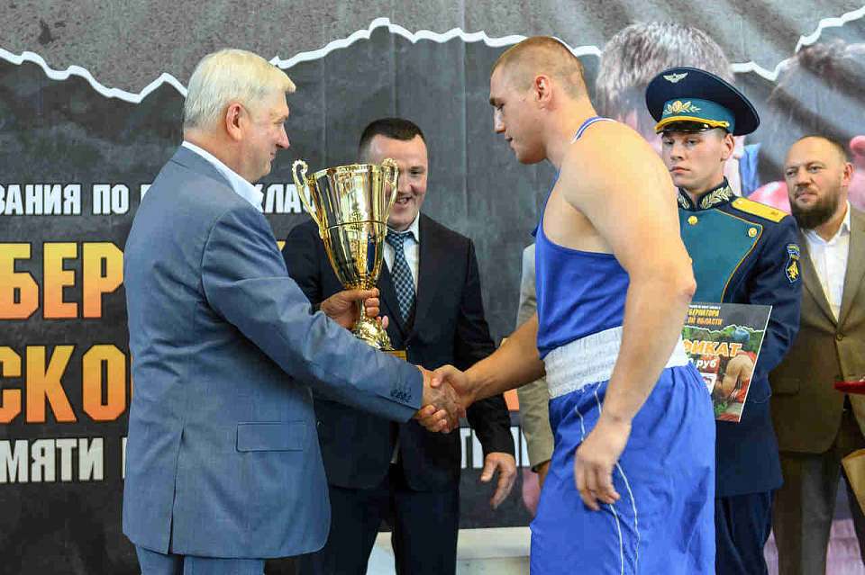 Состязания по боксу за Кубок губернатора в Воронеже завершились