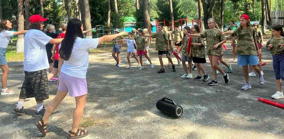 В детском лагере «Зеленый огонек» отметили День Железнодорожника