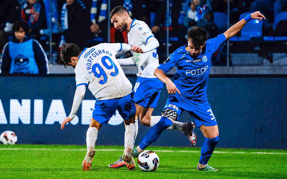 Футболистов воронежского «Факела» сегодня ждет непростая игра в городе-герое