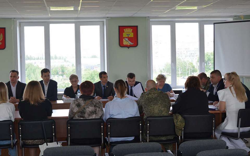 Прием участников СВО и их семей в Левобережной управе провел спикер Воронежской гордумы