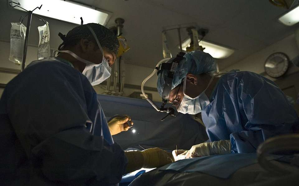 Задыхающемуся двухнедельному ребенку уникальную операцию провели воронежские врачи
