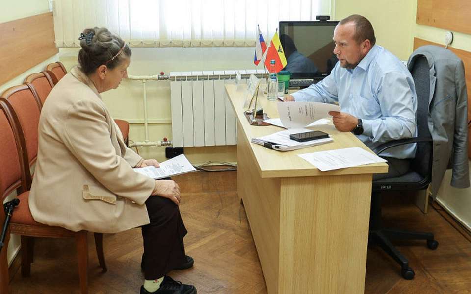 Прием граждан провел первый вице-мэр Воронежа