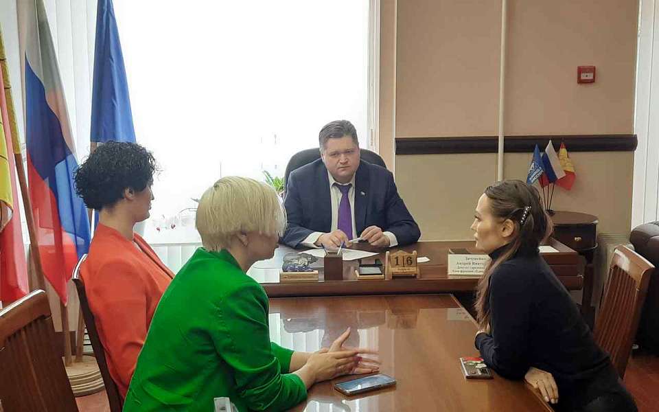 В формате круглого стола провел прием граждан депутат городской думы в Воронеже
