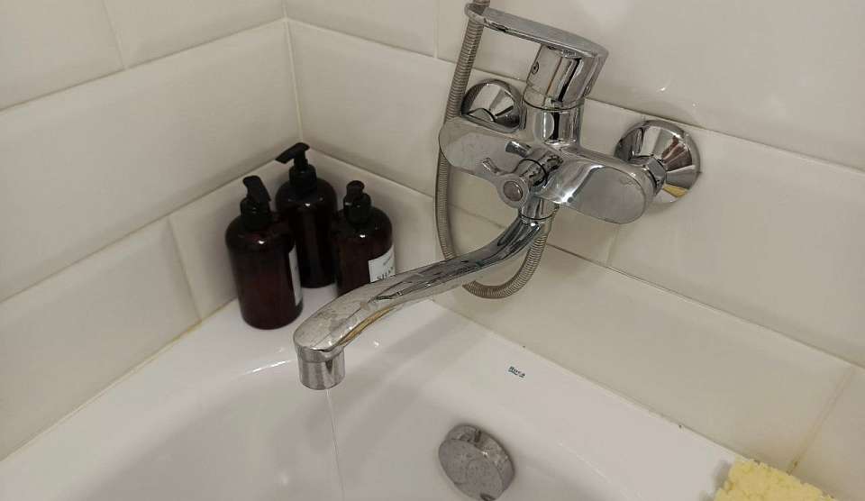 Горячую воду на неделе с 11 по 17 августа отключат в сотнях домов в 3 районах Воронежа