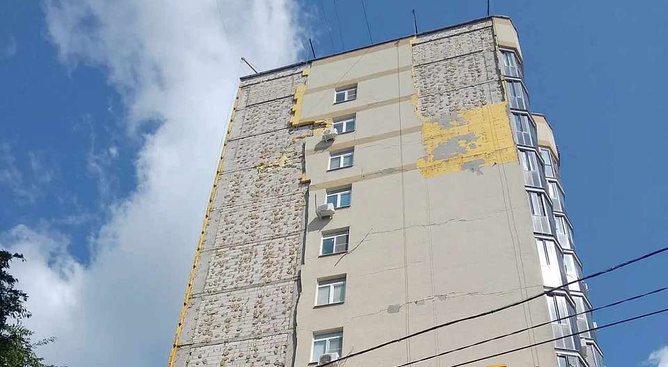 Рухнувший фасад ЖК «Авиатор» ремонтируют в Воронеже