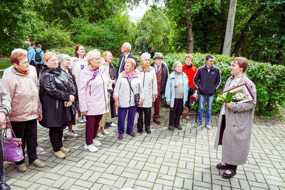 Со слезами на глазах: в канун Дня Победы в Воронеже провели экскурсию для активистов ветеранских организаций